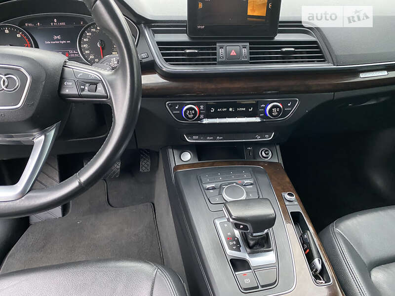 Внедорожник / Кроссовер Audi Q5 2019 в Львове