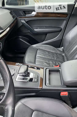 Внедорожник / Кроссовер Audi Q5 2019 в 