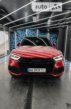 Позашляховик / Кросовер Audi Q5 2019 в Києві