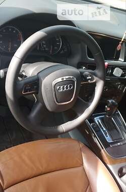 Внедорожник / Кроссовер Audi Q5 2010 в 