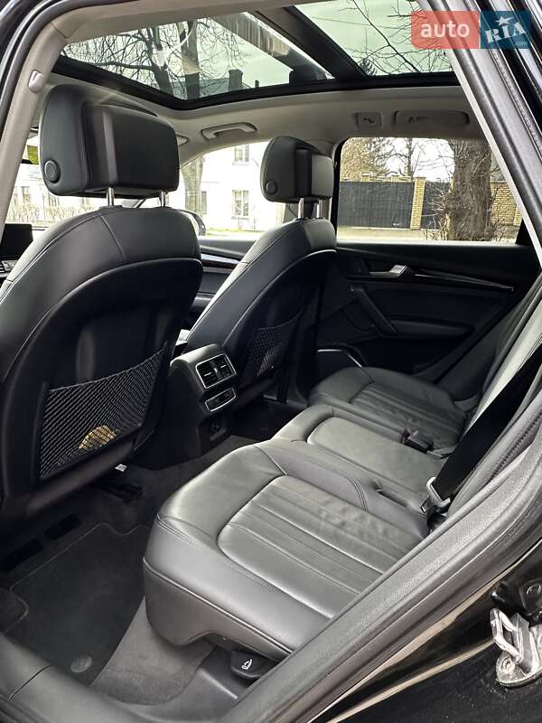 Внедорожник / Кроссовер Audi Q5 2019 в Сокале
