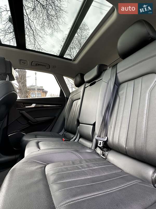 Внедорожник / Кроссовер Audi Q5 2019 в Сокале