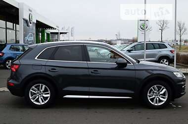Внедорожник / Кроссовер Audi Q5 2017 в 