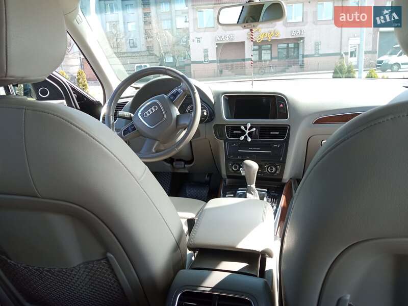 Внедорожник / Кроссовер Audi Q5 2011 в Шептицькому