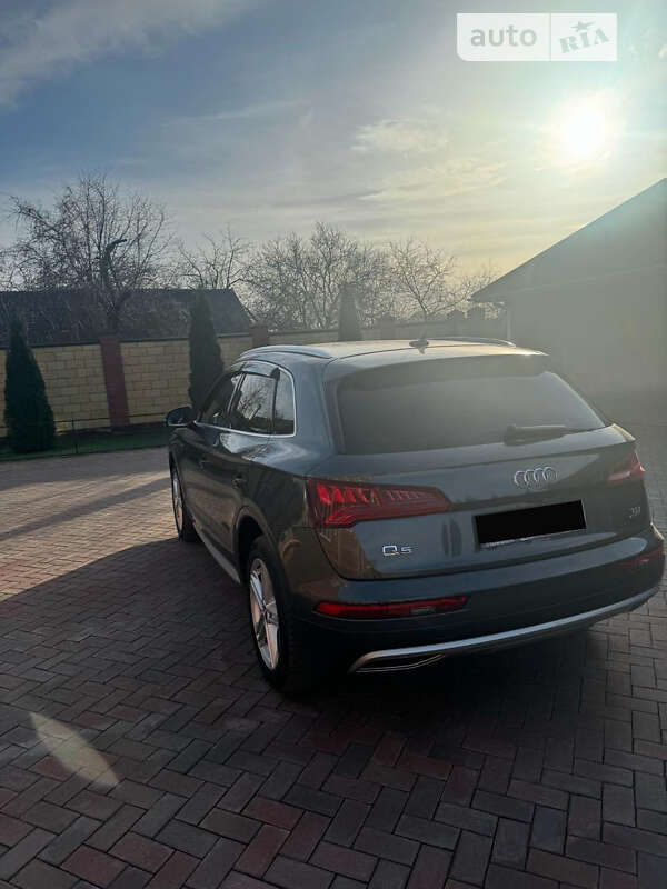 Внедорожник / Кроссовер Audi Q5 2017 в Харькове