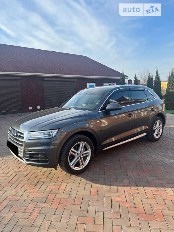 Внедорожник / Кроссовер Audi Q5 2017 в Харькове