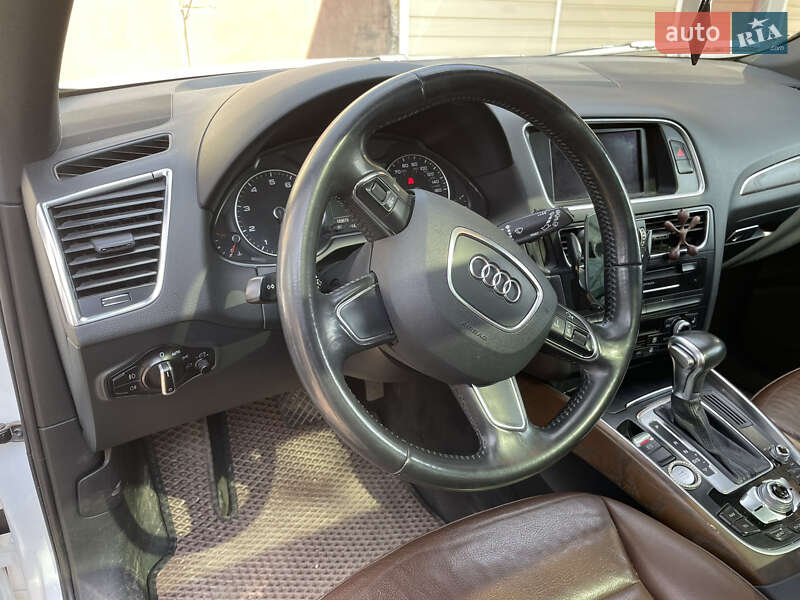 Позашляховик / Кросовер Audi Q5 2013 в Глобиному