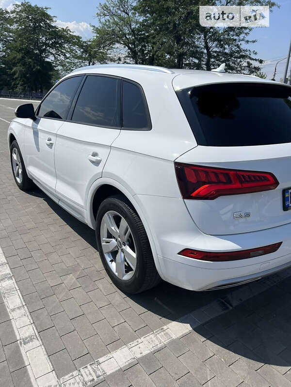 Внедорожник / Кроссовер Audi Q5 2017 в Одессе