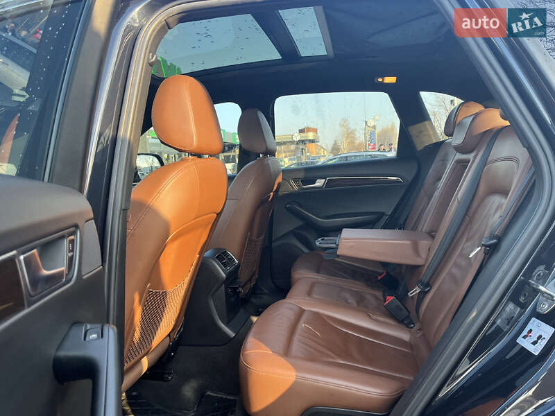 Внедорожник / Кроссовер Audi Q5 2011 в Черновцах