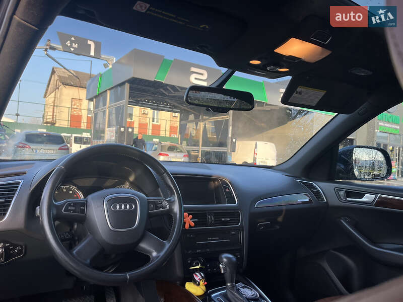 Внедорожник / Кроссовер Audi Q5 2011 в Черновцах