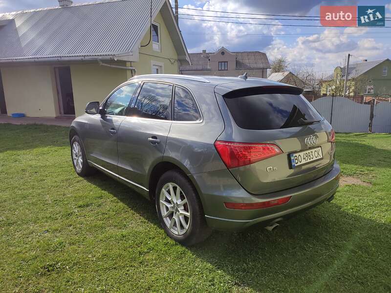Внедорожник / Кроссовер Audi Q5 2012 в Тернополе