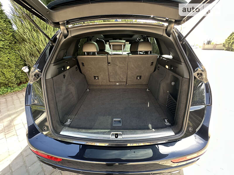 Внедорожник / Кроссовер Audi Q5 2015 в Самборе