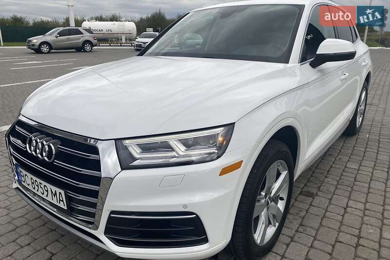Внедорожник / Кроссовер Audi Q5 2018 в 