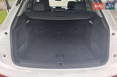 Внедорожник / Кроссовер Audi Q5 2018 в 