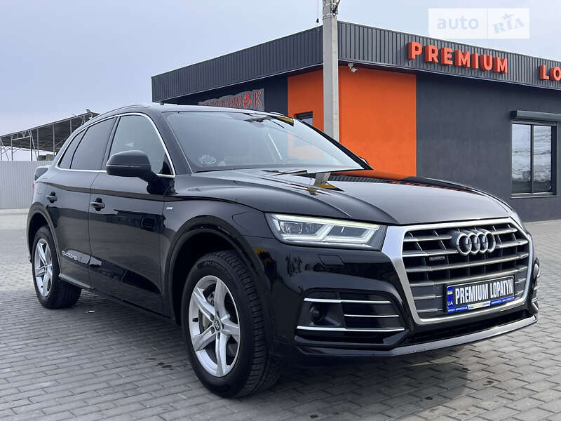 Внедорожник / Кроссовер Audi Q5 2017 в Лопатине