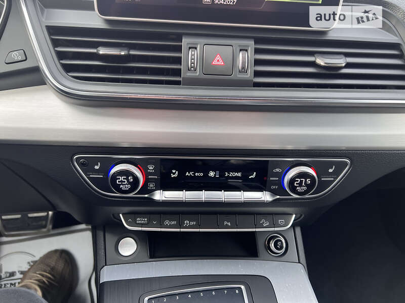 Внедорожник / Кроссовер Audi Q5 2017 в Лопатине