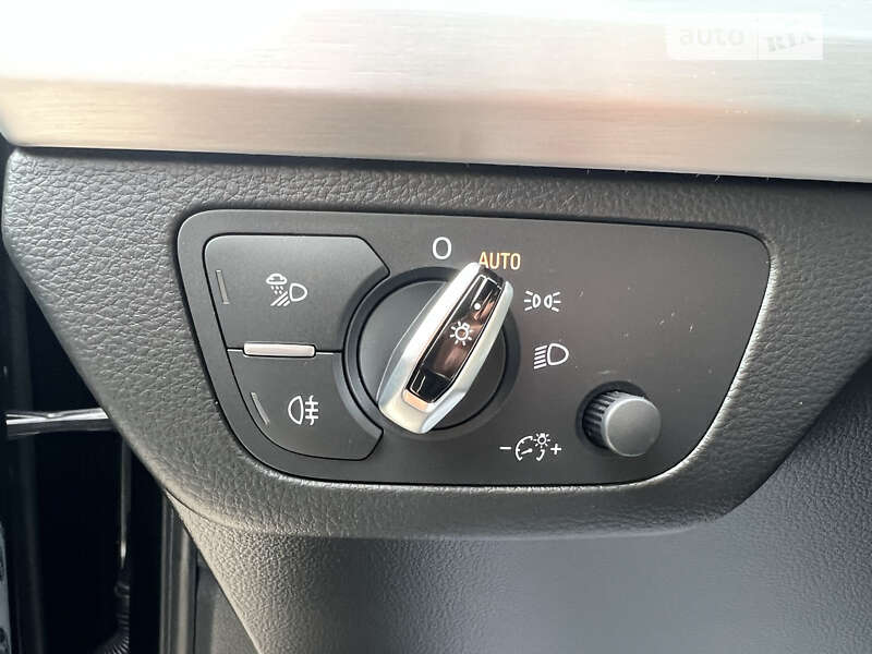 Внедорожник / Кроссовер Audi Q5 2017 в Лопатине