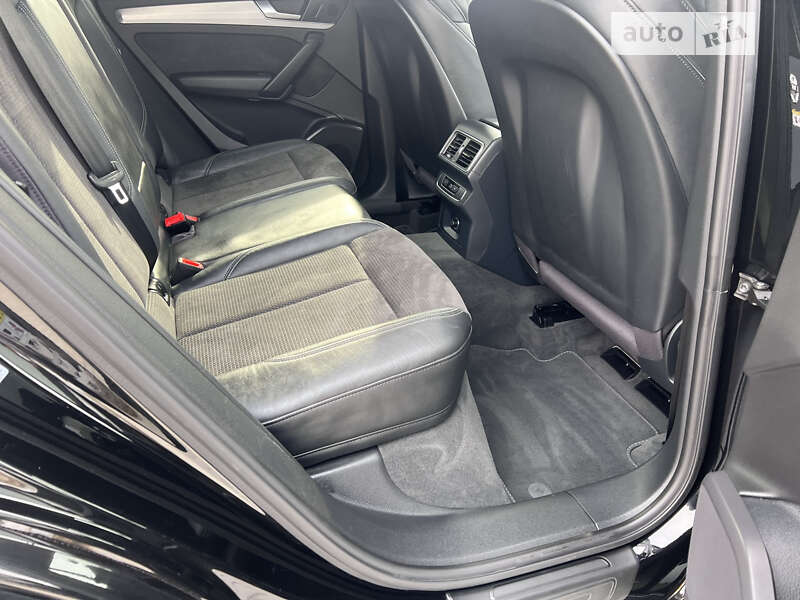 Внедорожник / Кроссовер Audi Q5 2017 в Лопатине