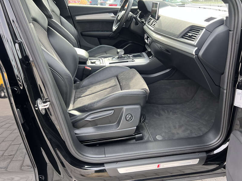 Внедорожник / Кроссовер Audi Q5 2017 в Лопатине