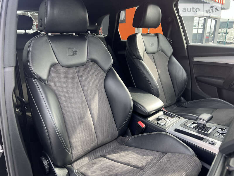 Внедорожник / Кроссовер Audi Q5 2017 в Лопатине