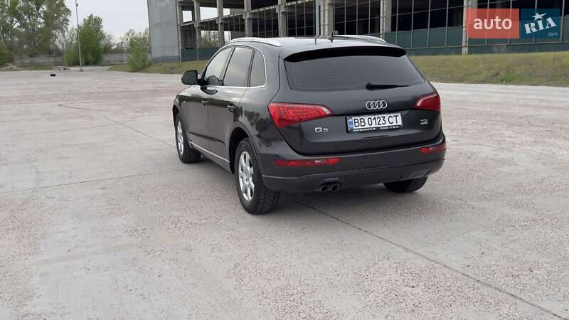 Позашляховик / Кросовер Audi Q5 2012 в Києві