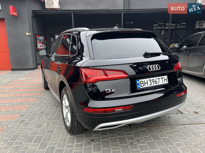Внедорожник / Кроссовер Audi Q5 2018 в Одессе