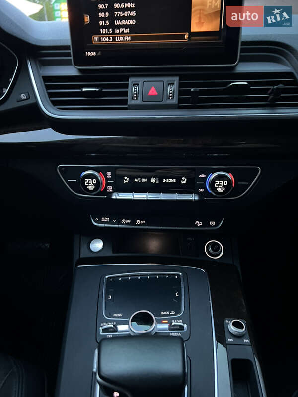 Внедорожник / Кроссовер Audi Q5 2018 в Одессе