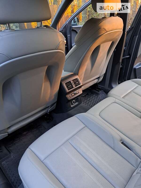 Внедорожник / Кроссовер Audi Q5 2017 в Львове