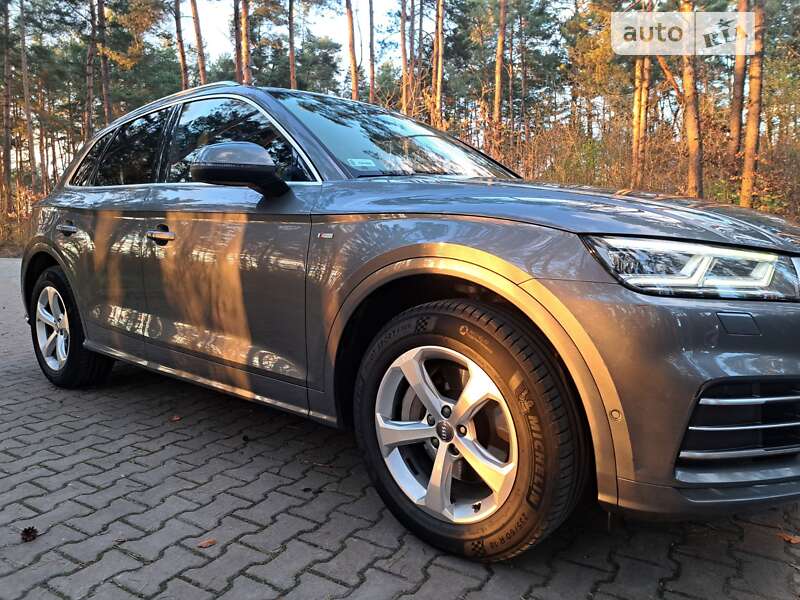 Внедорожник / Кроссовер Audi Q5 2017 в Львове