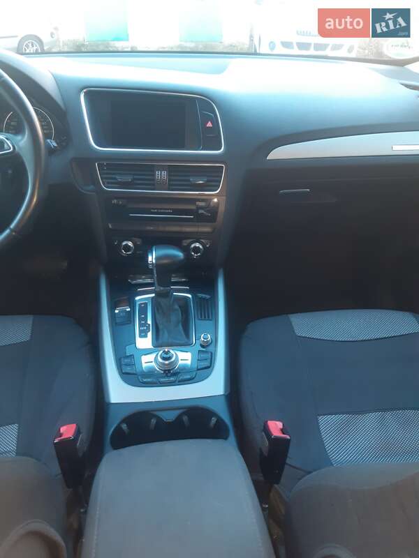 Внедорожник / Кроссовер Audi Q5 2012 в Черновцах
