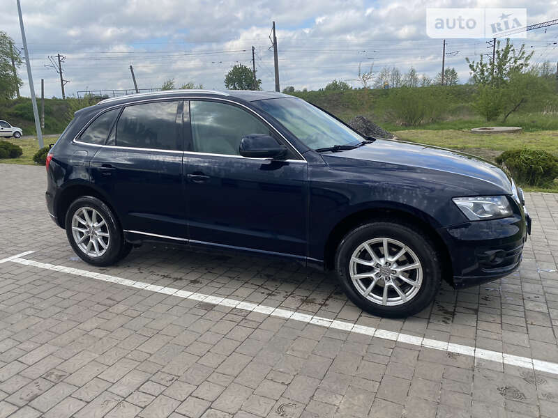 Позашляховик / Кросовер Audi Q5 2010 в Мостиській