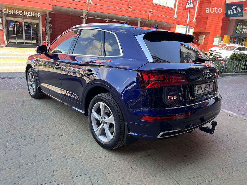 Внедорожник / Кроссовер Audi Q5 2017 в Львове