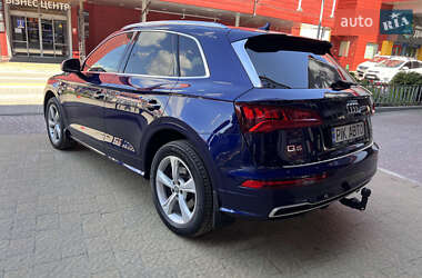 Внедорожник / Кроссовер Audi Q5 2017 в 