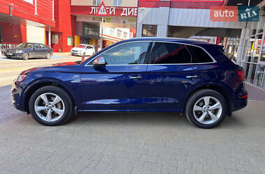 Внедорожник / Кроссовер Audi Q5 2017 в 