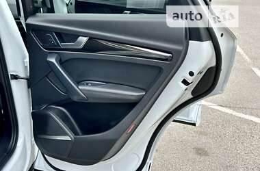 Позашляховик / Кросовер Audi Q5 2020 в 