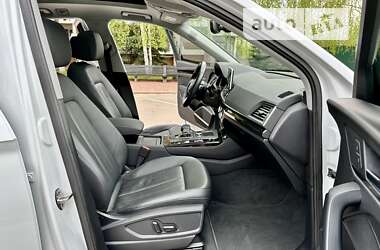 Позашляховик / Кросовер Audi Q5 2020 в 