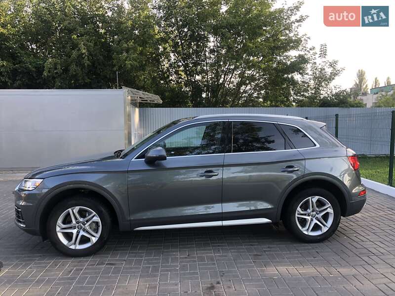 Внедорожник / Кроссовер Audi Q5 2019 в Киеве