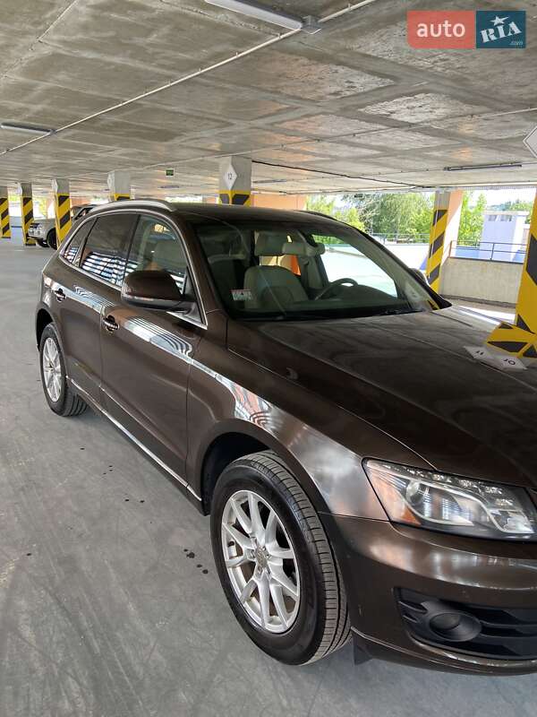 Внедорожник / Кроссовер Audi Q5 2011 в Луцке
