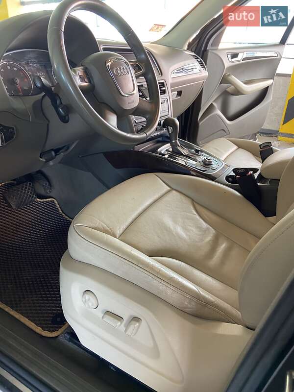 Внедорожник / Кроссовер Audi Q5 2011 в Луцке