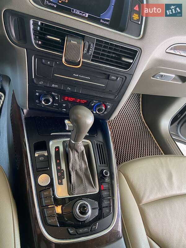 Внедорожник / Кроссовер Audi Q5 2011 в Луцке