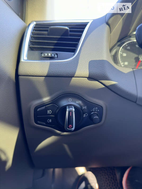 Внедорожник / Кроссовер Audi Q5 2011 в Луцке