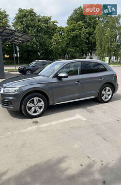 Позашляховик / Кросовер Audi Q5 2017 в 