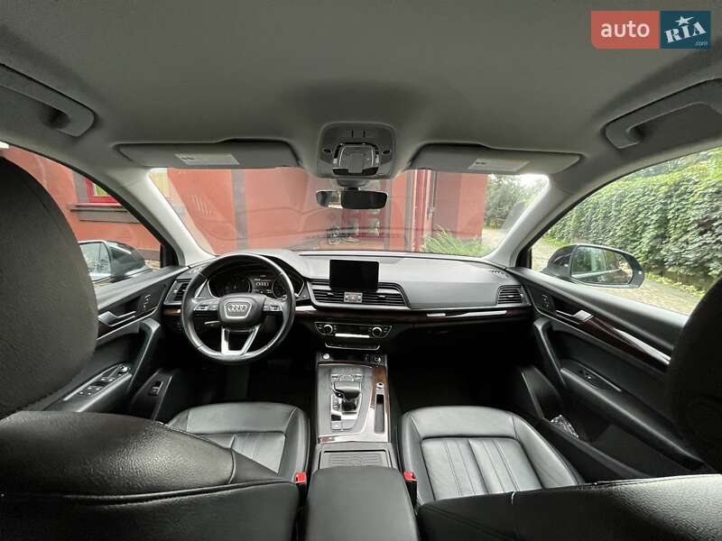 Позашляховик / Кросовер Audi Q5 2019 в Ужгороді