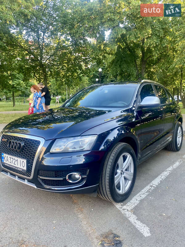 Внедорожник / Кроссовер Audi Q5 2011 в Киеве
