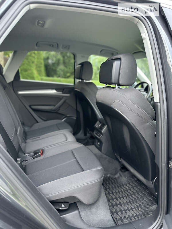 Позашляховик / Кросовер Audi Q5 2020 в Києві