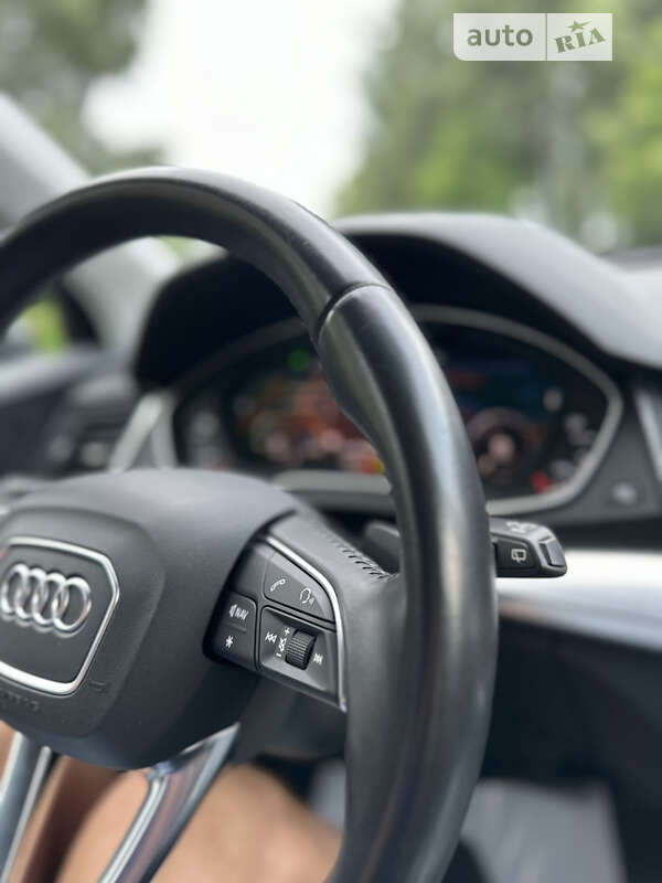 Позашляховик / Кросовер Audi Q5 2020 в Києві