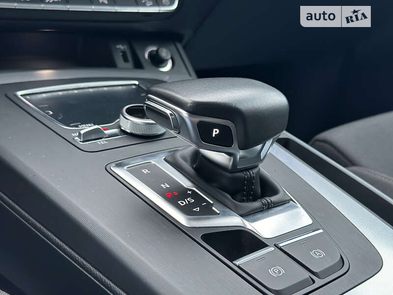 Позашляховик / Кросовер Audi Q5 2020 в Києві