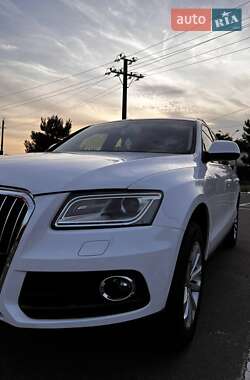 Внедорожник / Кроссовер Audi Q5 2015 в 