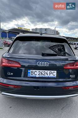 Внедорожник / Кроссовер Audi Q5 2017 в 