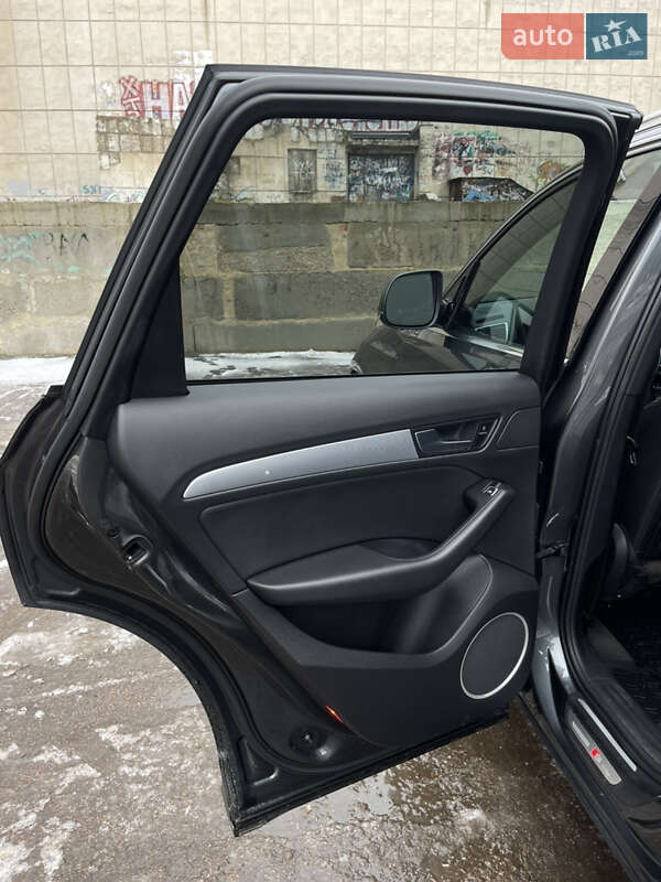 Внедорожник / Кроссовер Audi Q5 2016 в Харькове